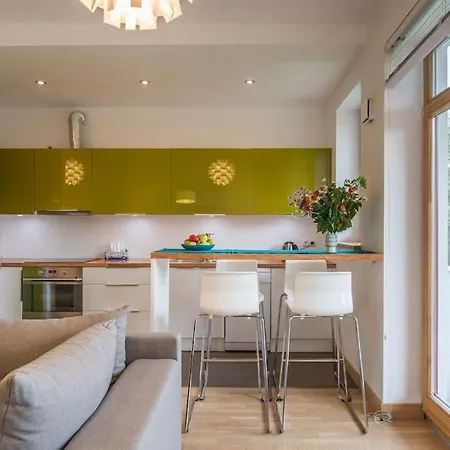 Stunning 2 Bedroom In Quite Part Of Apartamento Riga