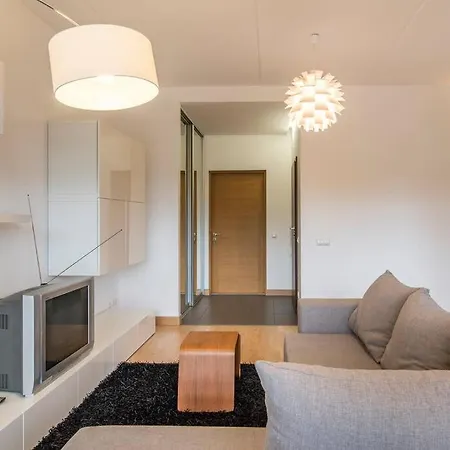 Stunning 2 Bedroom In Quite Part Of