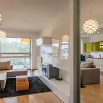 Stunning 2 Bedroom In Quite Part Of