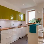 Lägenhet Stunning 2 Bedroom In Quite Part Of