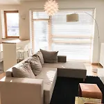Stunning 2 Bedroom In Quite Part Of Lägenhet *