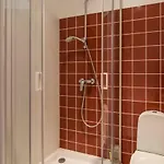 Stunning 2 Bedroom In Quite Part Of Lägenhet *