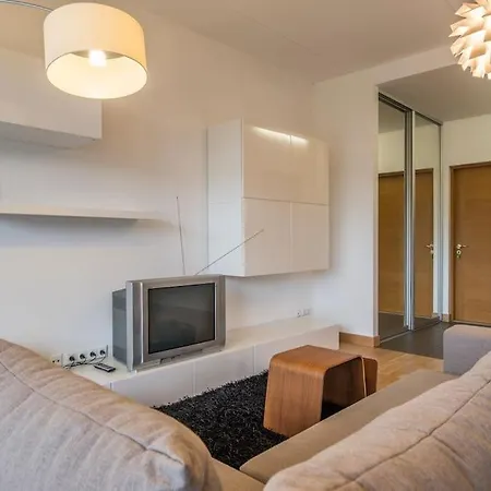 Stunning 2 Bedroom In Quite Part Of Lägenhet *