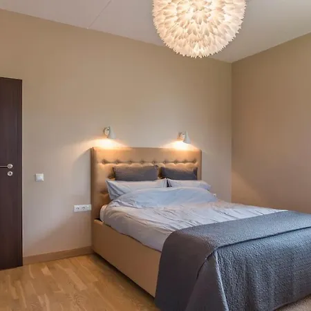 아파트 Stunning 2 Bedroom In Quite Part Of 리가